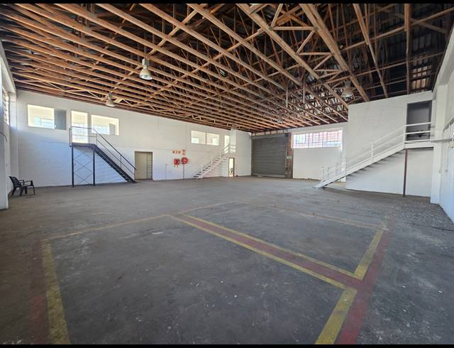 549M² WAREHOUSE TO LET IN MEADOWDALE